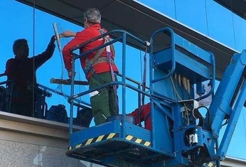 Neteja de vidres a Sabadell Neteja de vidres a Sabadell